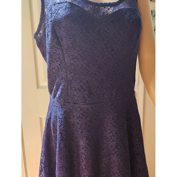 Party Dress - Picture 4 of 7